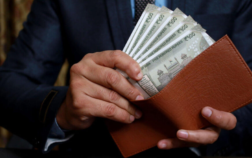 10 Money Mistakes You’re Still Making in Your 20s–30s (And How to Stop)